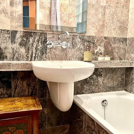 K22 Muzeum Centrum Διαμέρισμα